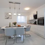 Stella Deluxe Villa Turanj