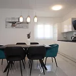 Stella Deluxe Villa *