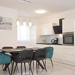 Villa Stella Deluxe *
