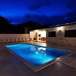 Stella Deluxe Villa Turanj
