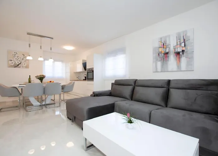 Stella Deluxe Villa Torrette