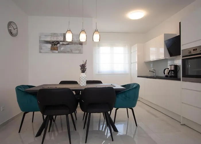 Stella Deluxe Villa *