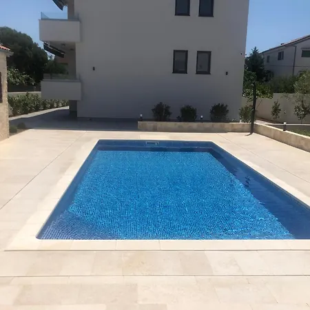 Stella Deluxe Villa Turanj