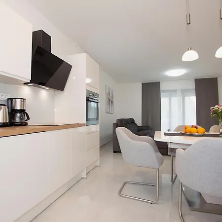 Villa Stella Deluxe Turanj