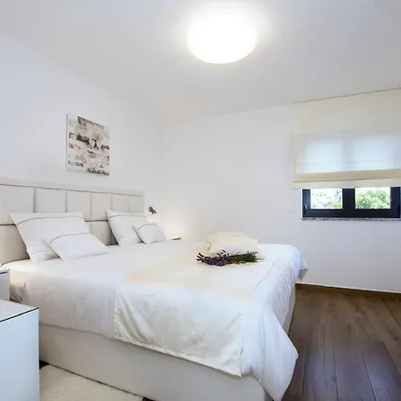 Stella Deluxe Villa