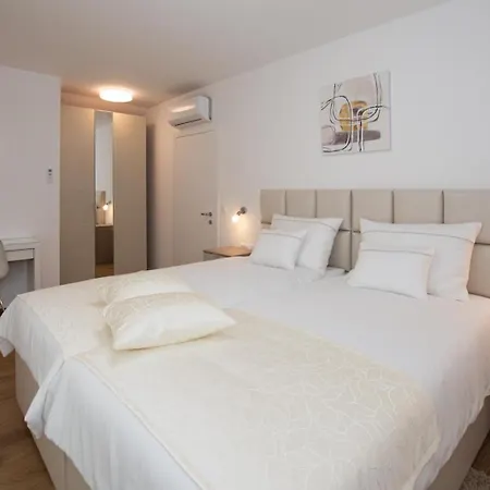 Villa Stella Deluxe Turanj