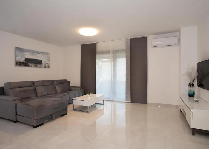 Villa Stella Deluxe Turanj