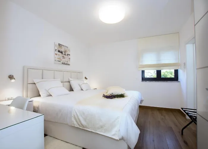 Stella Deluxe Villa