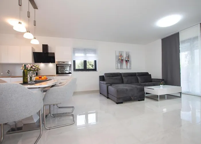 Villa Stella Deluxe Turanj